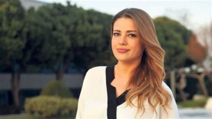 Esra Sonmezer